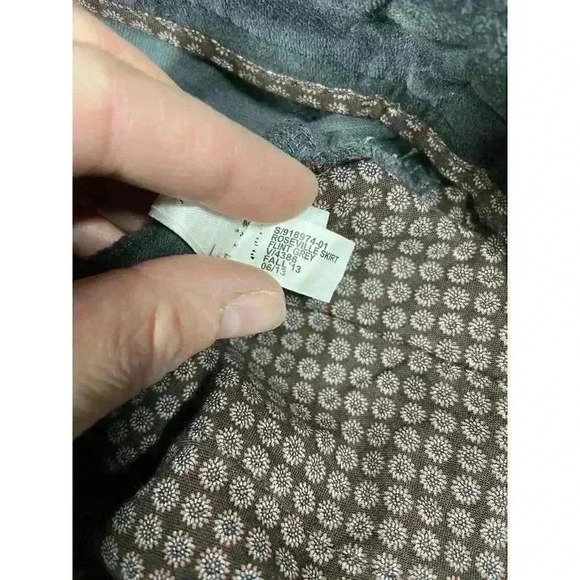 ATHLETA Skirt Womens 4 Roseville Flint Dark Gray Velvet Outdoor Zip Pockets - Picture 6 of 11